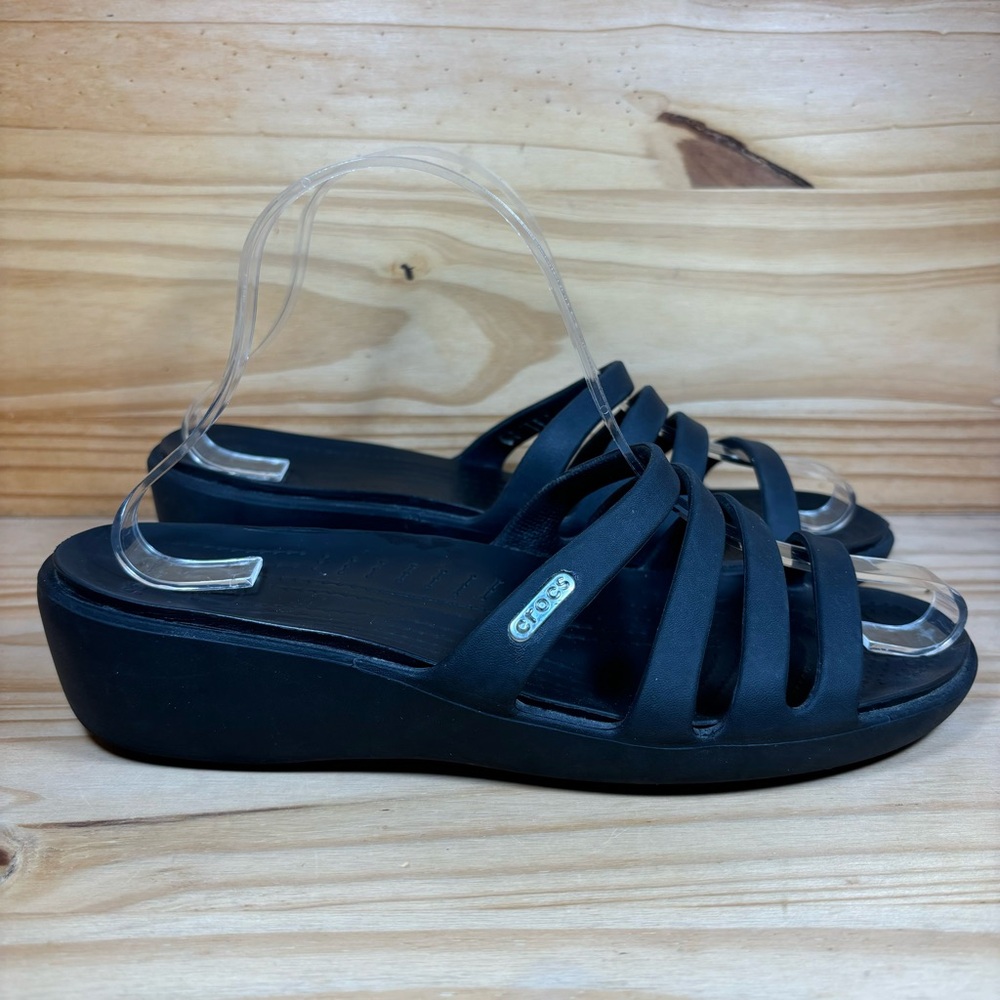 Crocs Womens Rhonda 14706 Black Strappy Wedge Slip On Shoes Sandals Size 9
